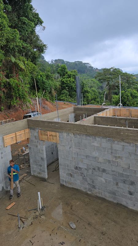 Construcción de casa en proceso
